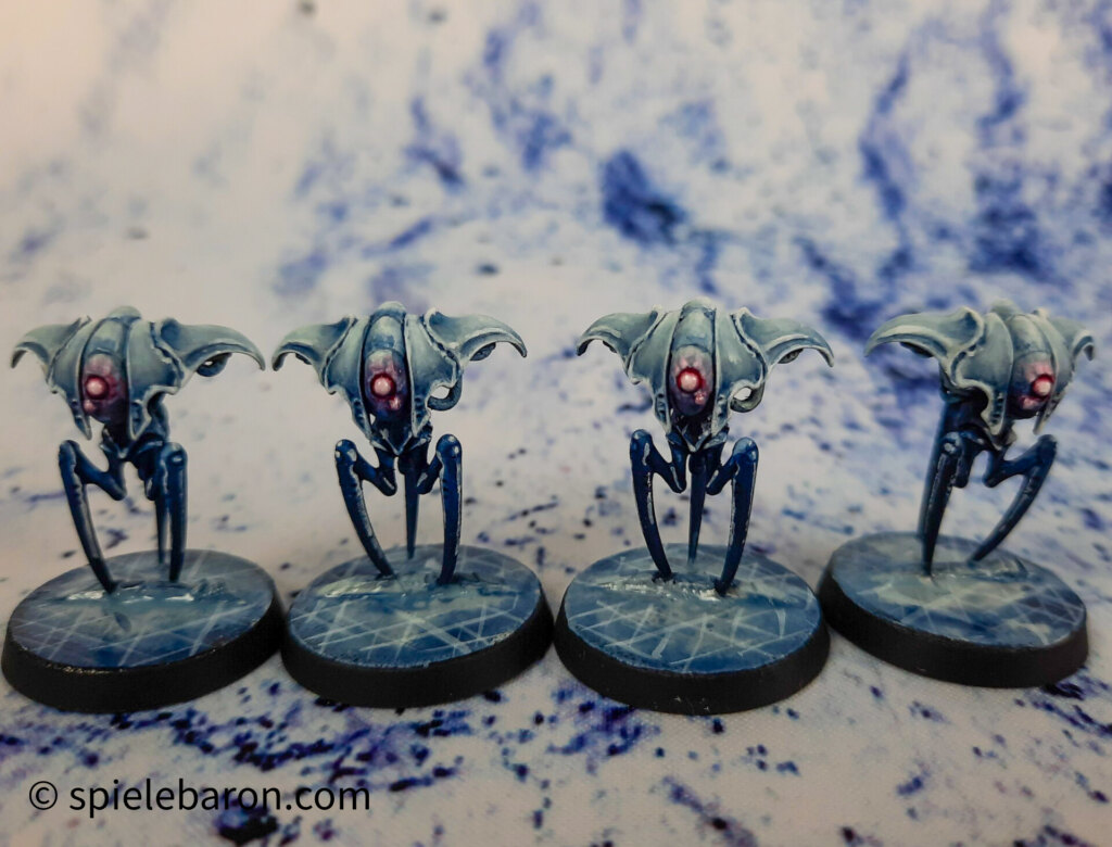 Showcase Foto Blackstone Fortress, bemalte Brettspiel Miniaturen: Spindle Drones