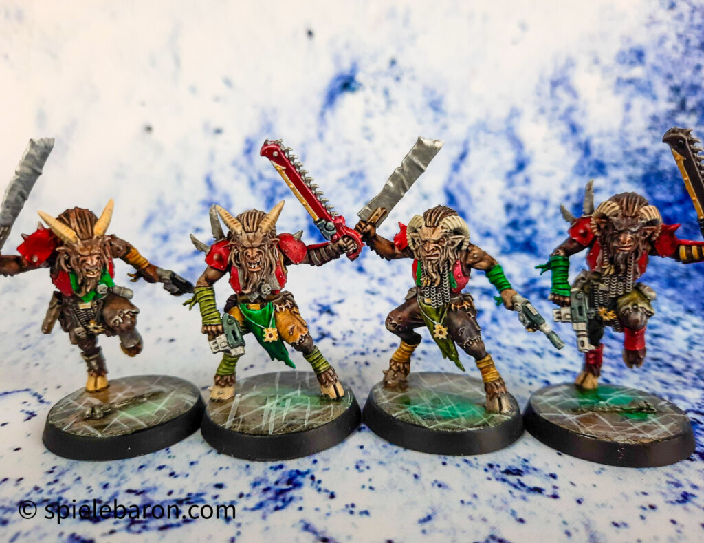 Showcase Foto Blackstone Fortress, bemalte Brettspiel Miniaturen: Chaos Beastmen